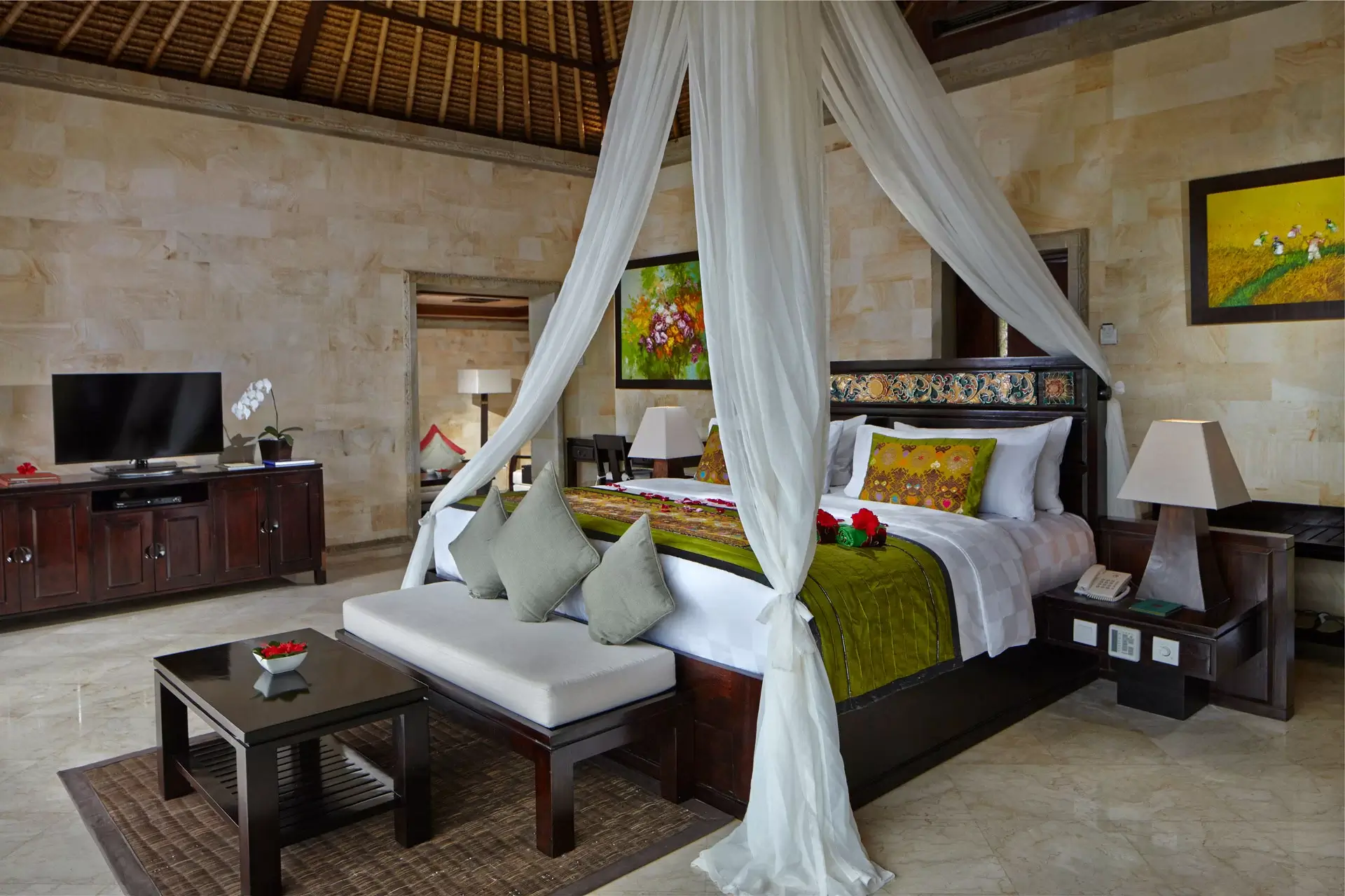 Royal-Pool-Villa-Indoor